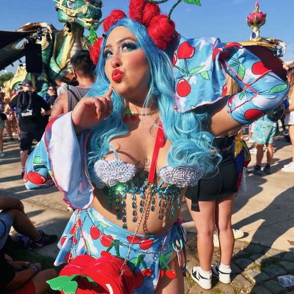 Jade Clark skirt sleeves & bottoms size medium worn once! Originally $145 - Picture 2 of 3